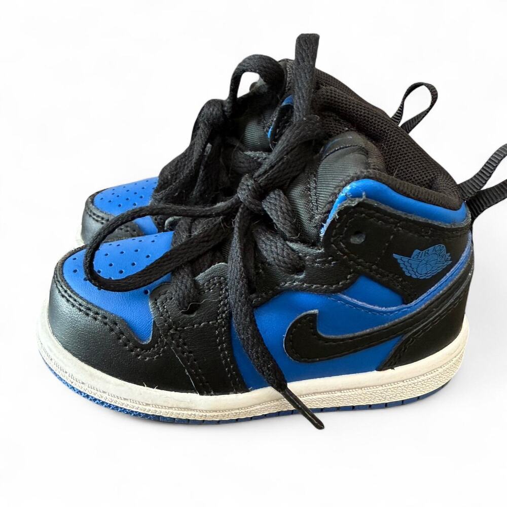 Jordan 1 high black and blue